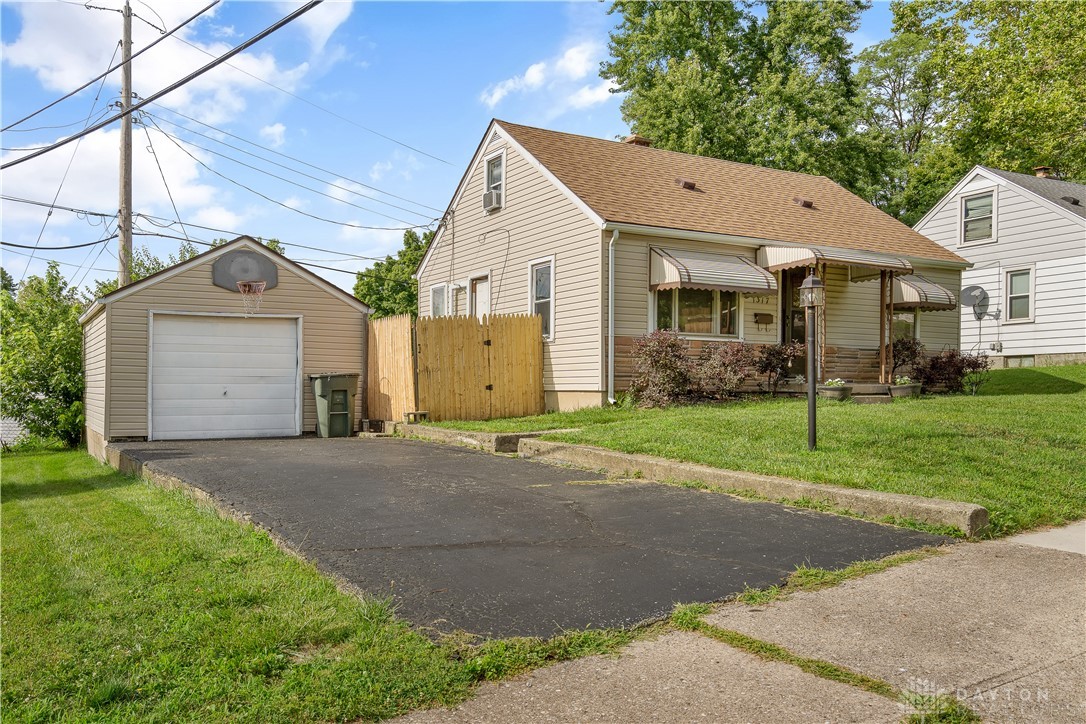 1317 Radio Road Dayton, OH 45403 - Photo 3 of 28