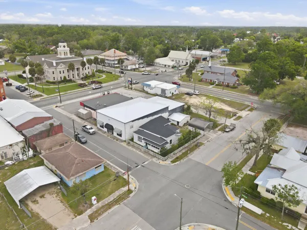 $135,000 | 133 Southwest Monroe Avenue, Mayo, FL 32066