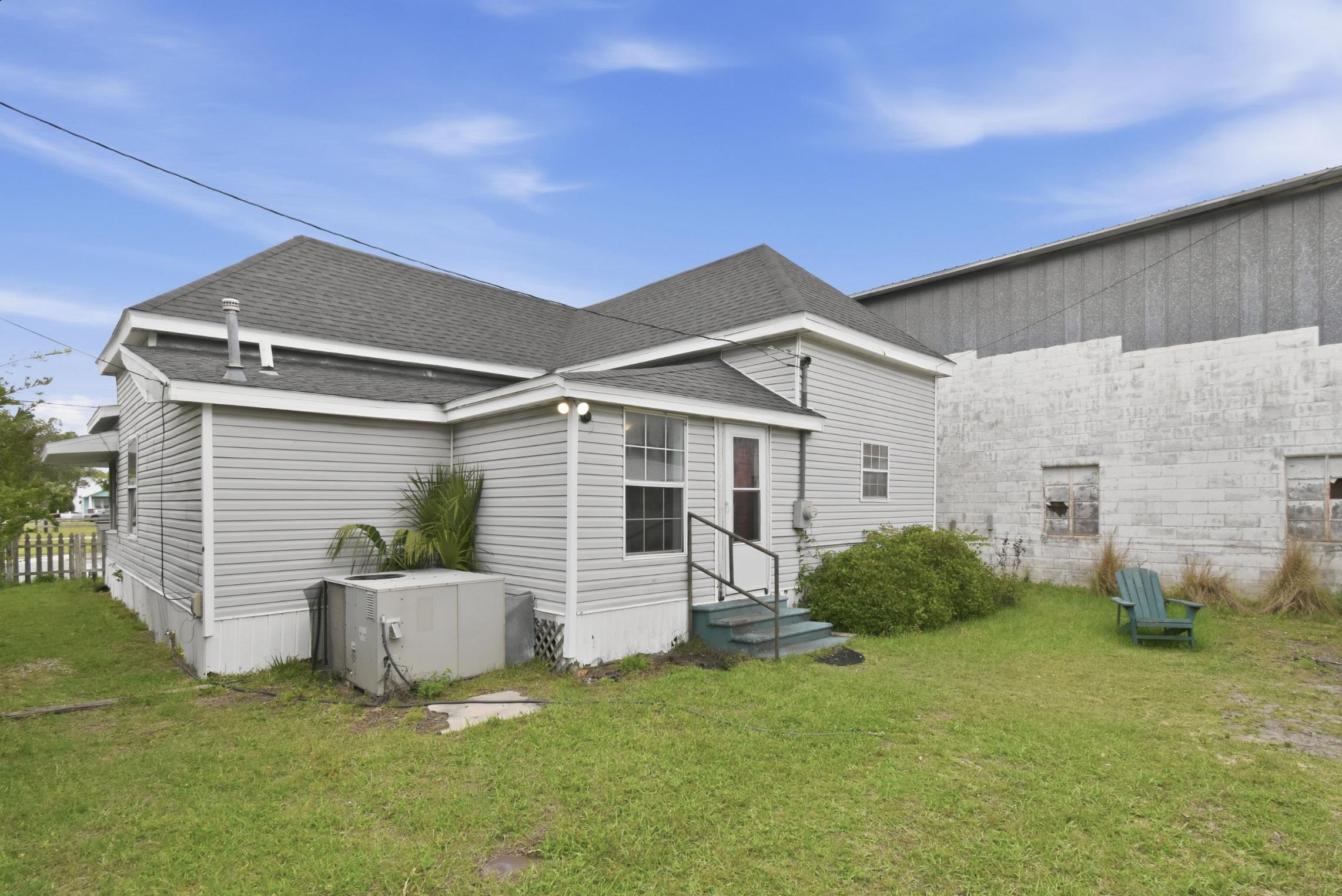 133 Southwest Monroe Avenue Mayo, FL 32066 - Photo 27 of 37