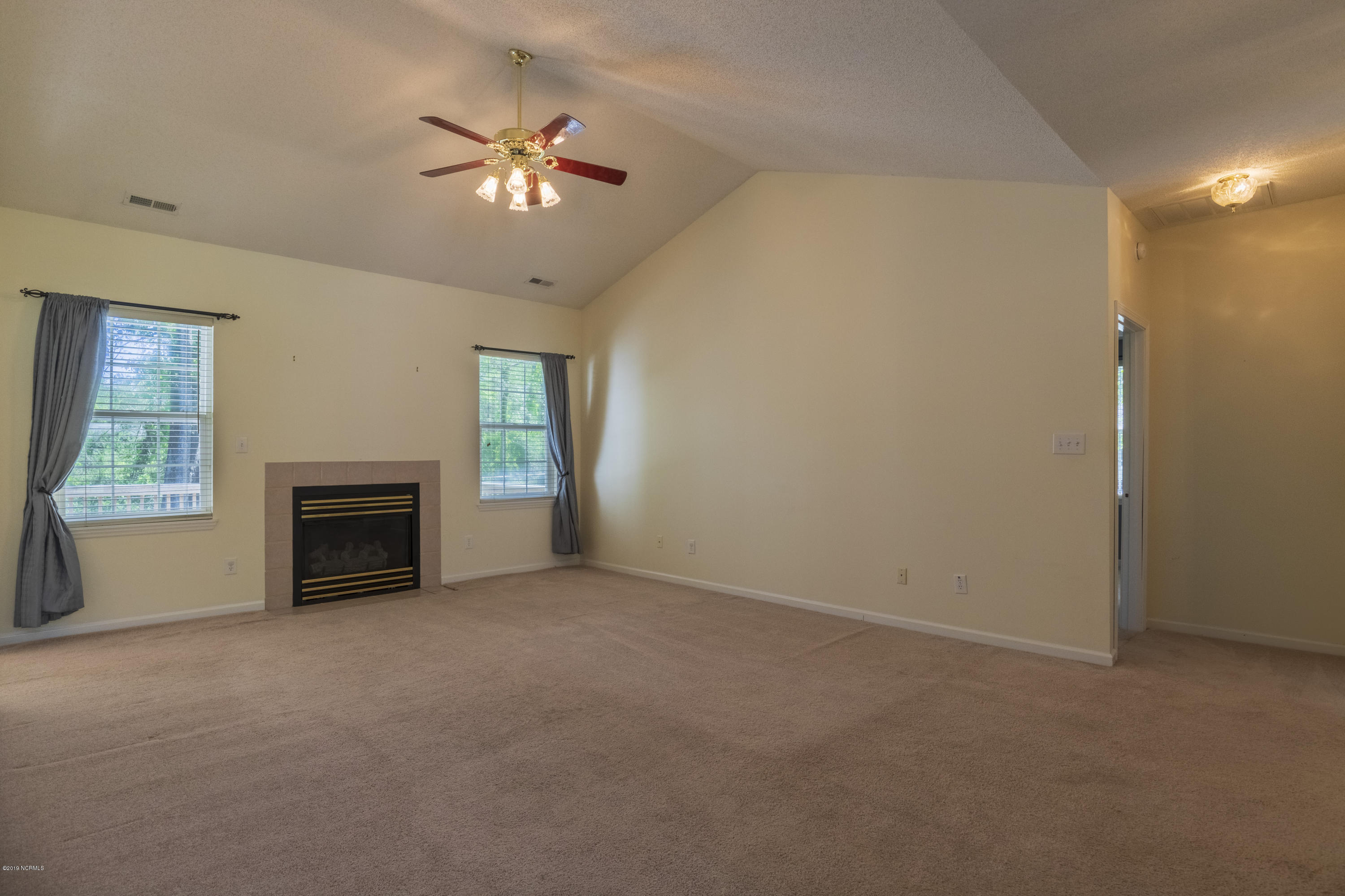356 Bannermans Mill Road Richlands, NC 28574 - Photo 5 of 21 356 Bannerman - Interiors - 9 -HDR