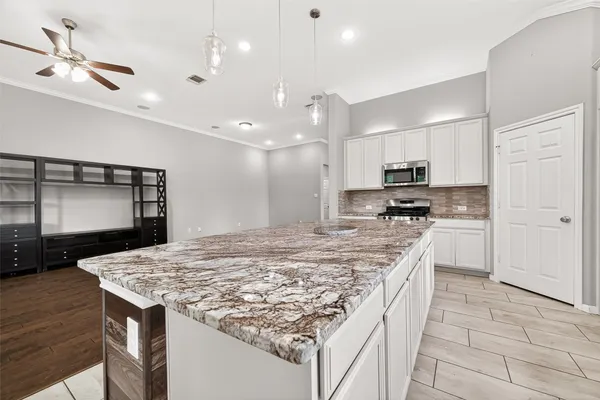 $2,875 | 3854 Fleetwood Falls Lane, Spring, TX 77386