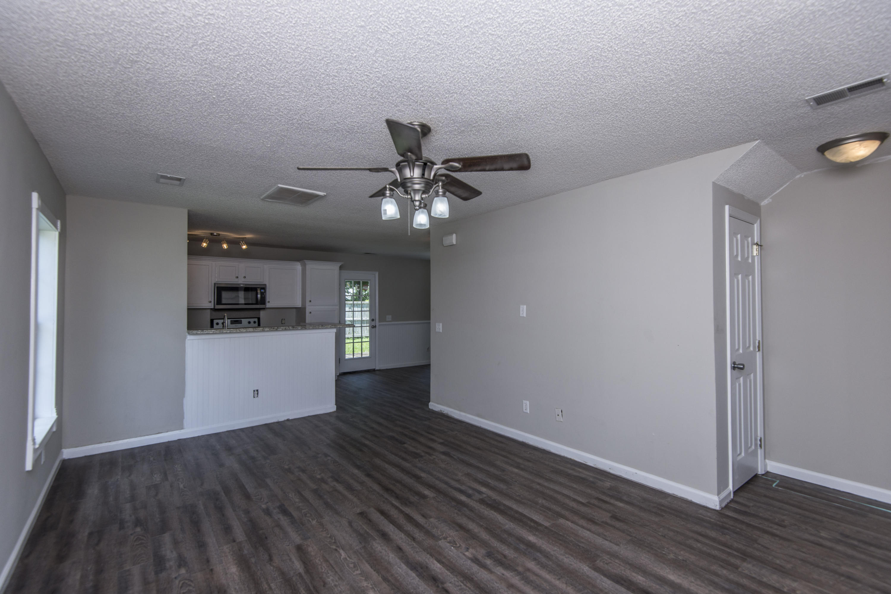 142 Thistle Road Goose Creek, SC 29445 - Photo 3 of 37 _DSC5191