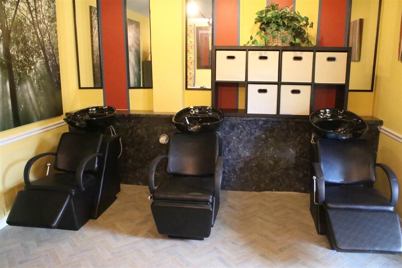 5507 Winchester Road, Unit 4 Memphis, TN 38115 - Photo 6 of 11 a living room with furniture and large windows