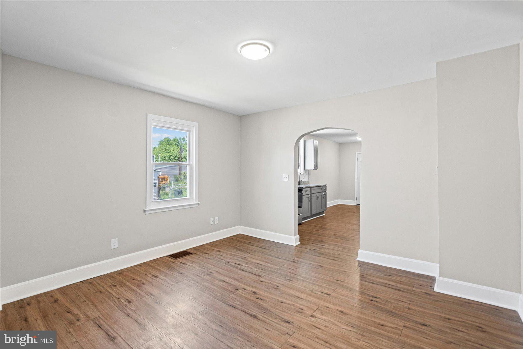 17 Sollers Point Road Dundalk, MD 21222 - Photo 5 of 31