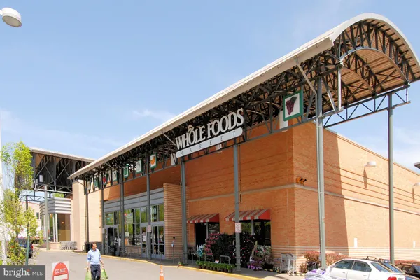 $2,500 | 4023 18th Road North, Unit 1, Arlington, VA 22207