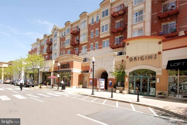 $2,500 | 4023 18th Road North, Unit 1, Arlington, VA 22207