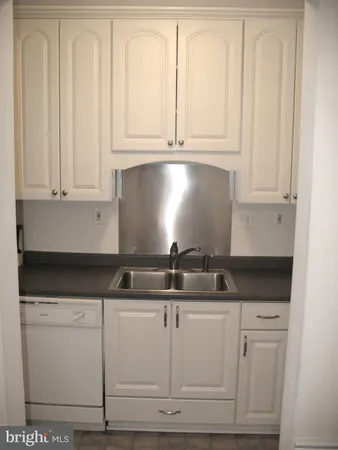 $2,500 | 4023 18th Road North, Unit 1, Arlington, VA 22207