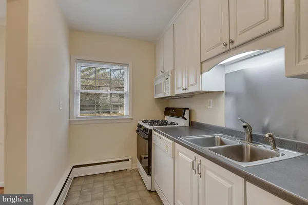 $2,500 | 4023 18th Road North, Unit 1, Arlington, VA 22207