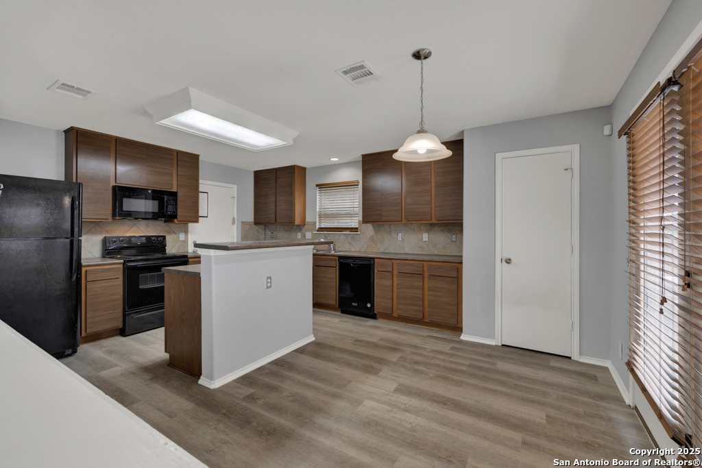 188 Lex Word Kyle, TX 78640 - Photo 8 of 33