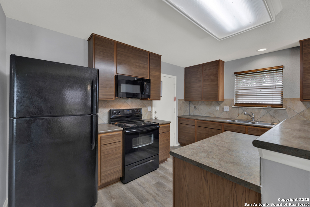 188 Lex Word Kyle, TX 78640 - Photo 10 of 33