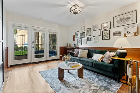 $649,900 | 1050 West Webster Avenue, Unit 1E, Chicago, IL 60614