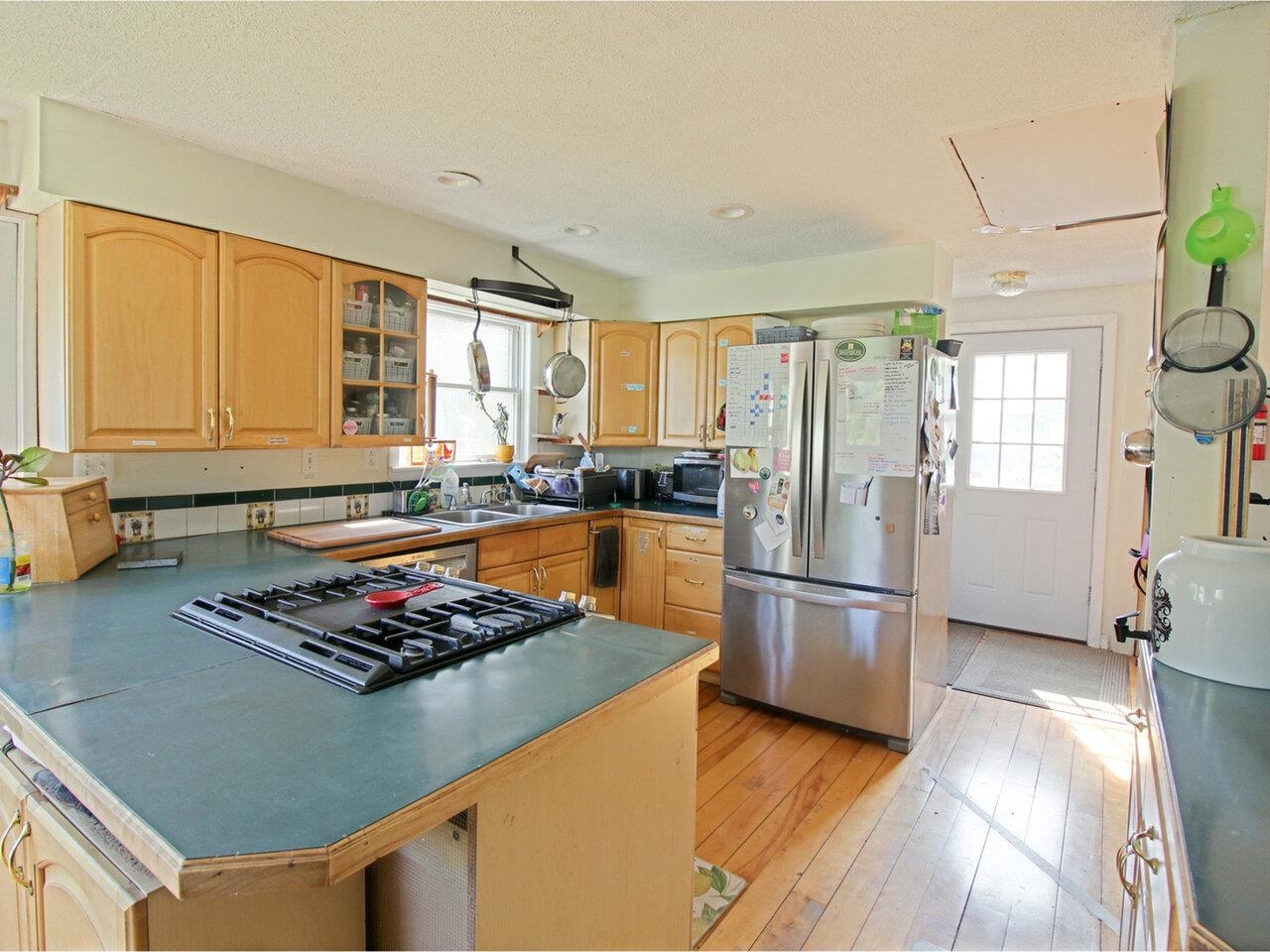 152 Butternut Road Williston, VT 05495 - Photo 5 of 35