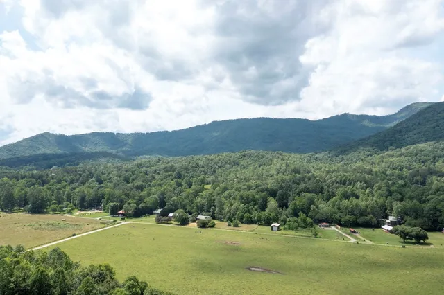 $249,000 | 64 East Hayesville Nc 28904, Hayesville, NC 28904