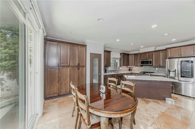 $828,800 | 15841 Snowy Peak Lane, Fontana, CA 92336