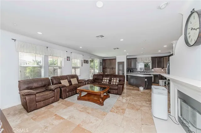 $828,800 | 15841 Snowy Peak Lane, Fontana, CA 92336