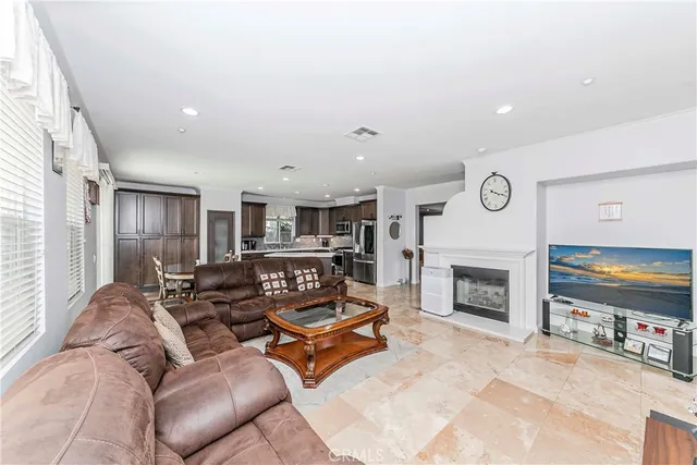 $828,800 | 15841 Snowy Peak Lane, Fontana, CA 92336