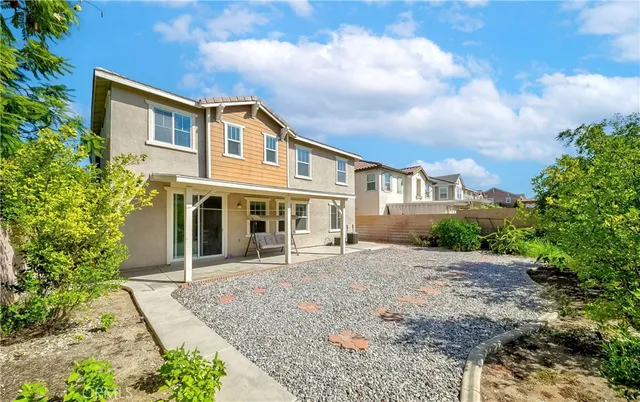 $828,800 | 15841 Snowy Peak Lane, Fontana, CA 92336