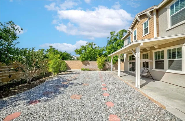 $828,800 | 15841 Snowy Peak Lane, Fontana, CA 92336