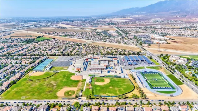 $828,800 | 15841 Snowy Peak Lane, Fontana, CA 92336