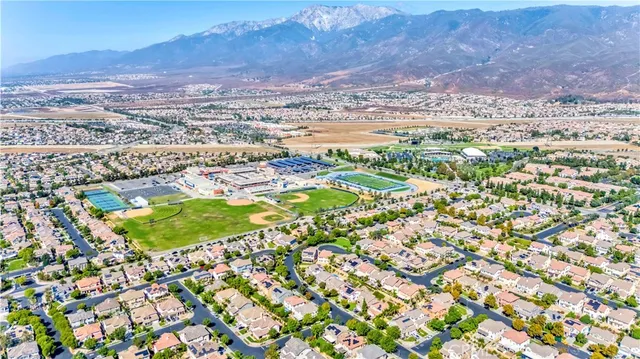 $828,800 | 15841 Snowy Peak Lane, Fontana, CA 92336