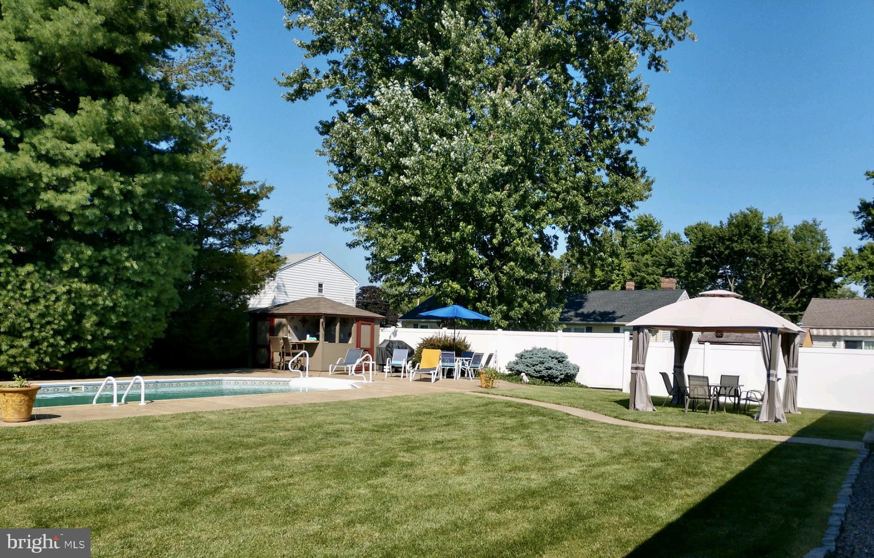 2014 Klockner Road Hamilton, NJ 08619 - Photo 33 of 36 Pool open
