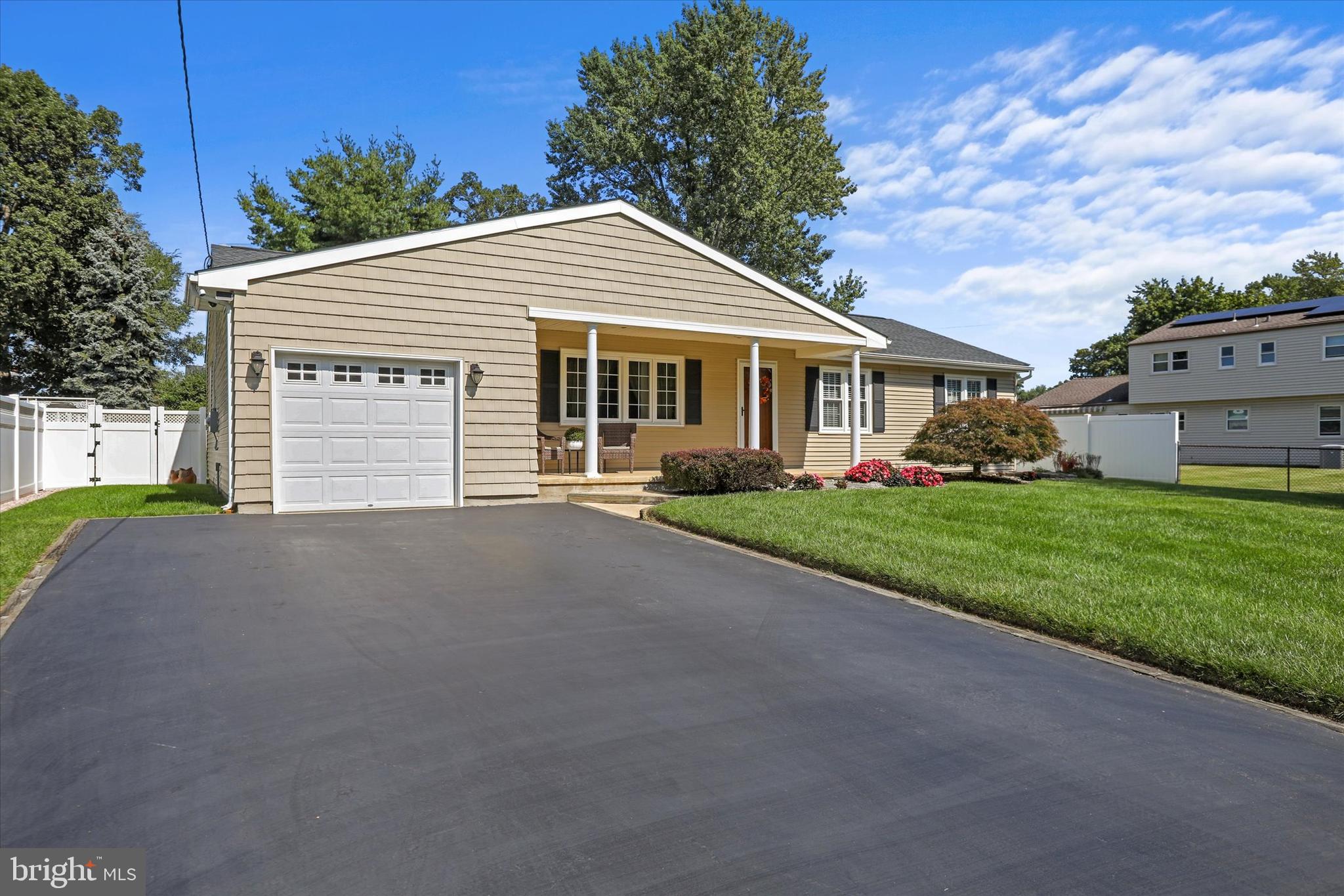 2014 Klockner Road Hamilton, NJ 08619 - Photo 4 of 36