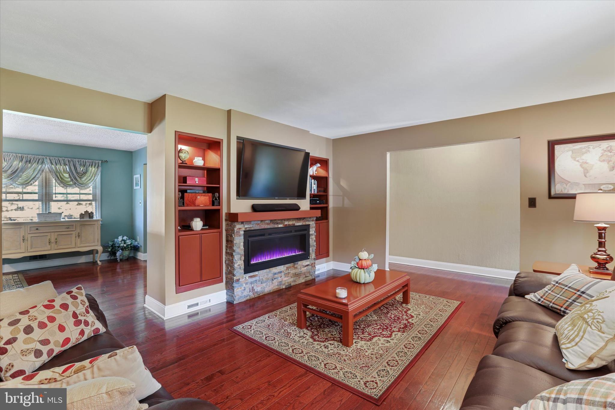 2014 Klockner Road Hamilton, NJ 08619 - Photo 5 of 36 Living Room with fireplace