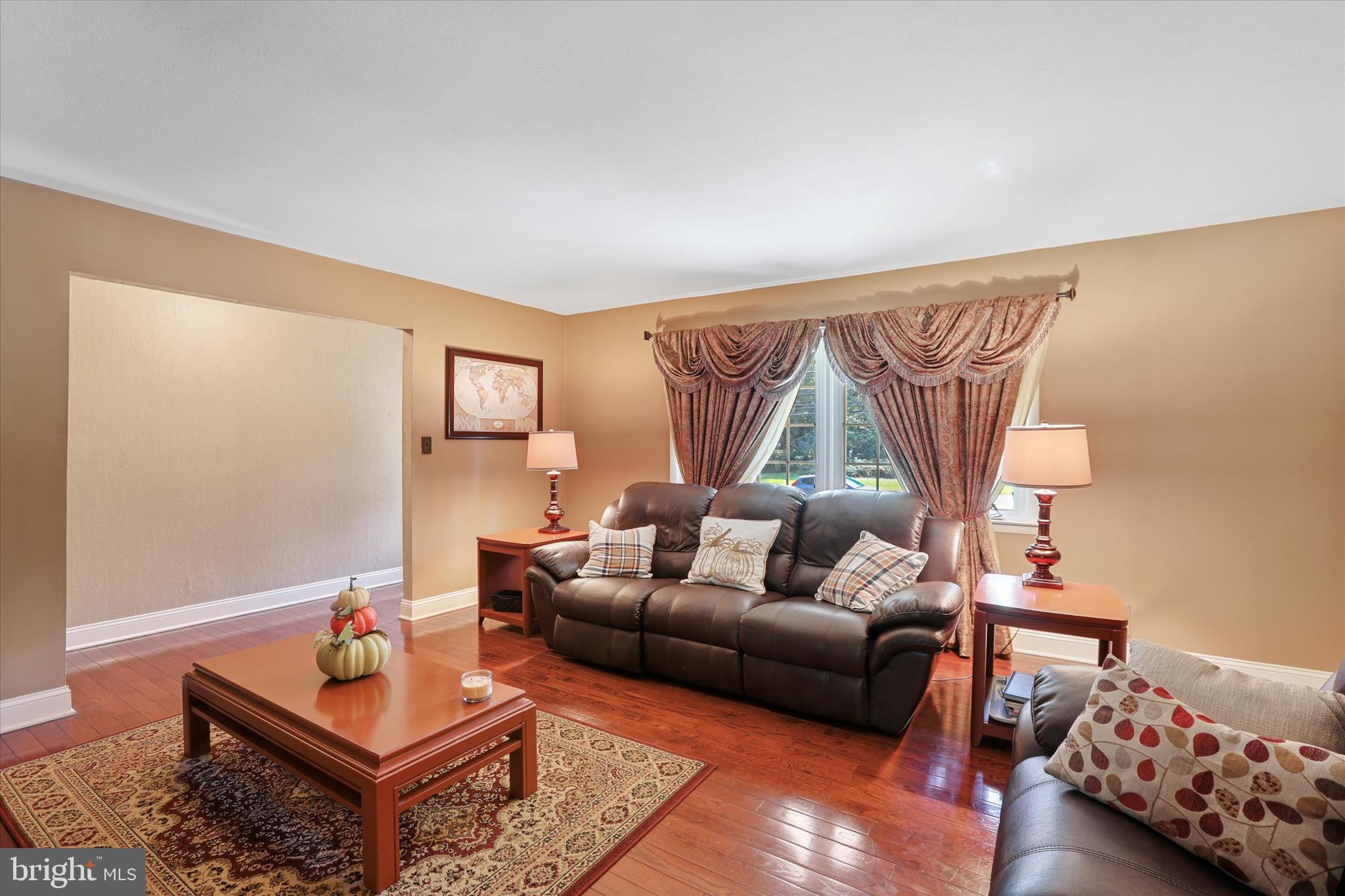 2014 Klockner Road Hamilton, NJ 08619 - Photo 6 of 36 Living Room