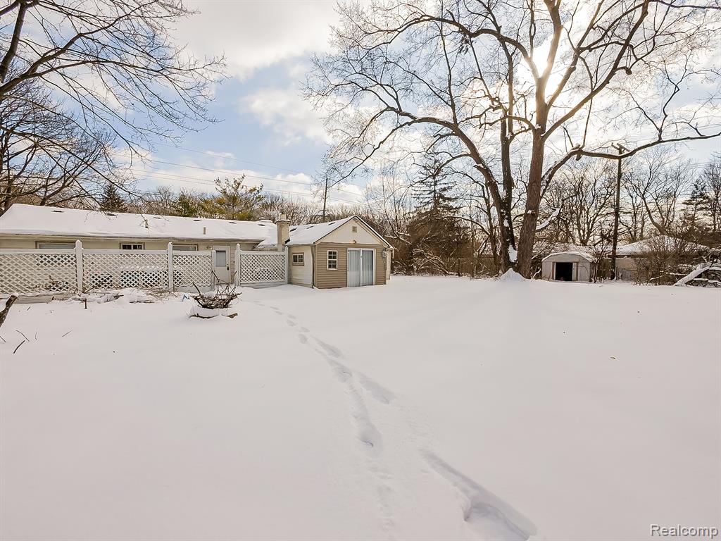 25323 Orchard Lake Road Farmington, MI 48336 - Photo 32 of 42