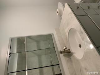 1830 Streamedge Court, Unit 27 & 28 Rochester Hills, MI 48309 - Photo 5 of 8