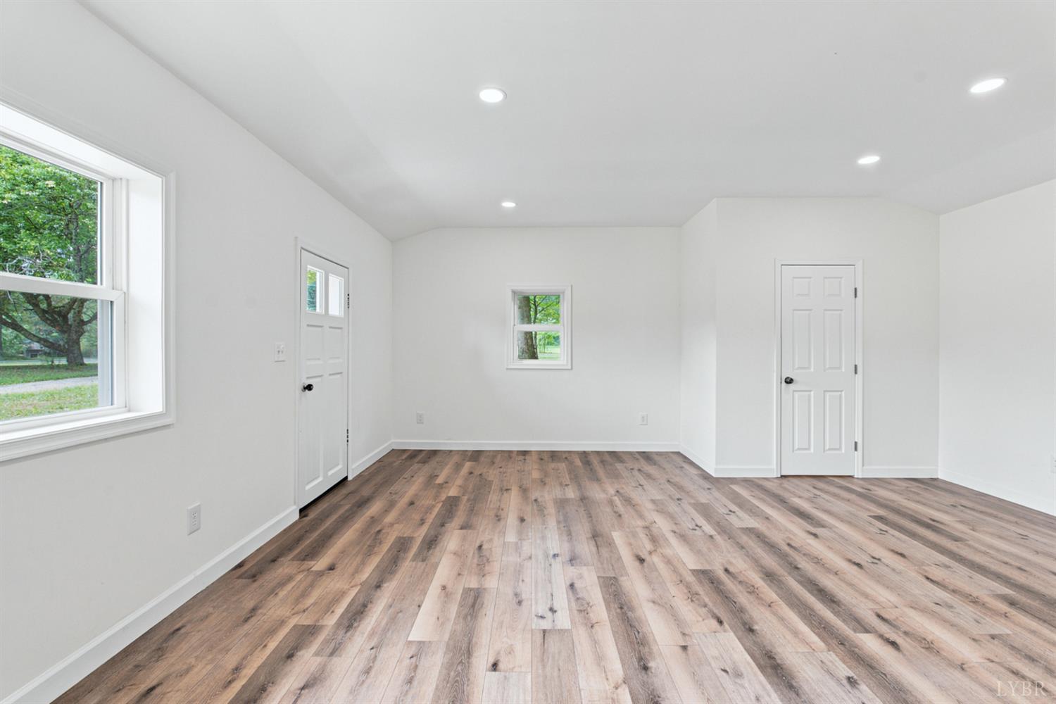 6451 Old Courthouse Road Appomattox, VA 24522 - Photo 4 of 33 Gallery Image 4