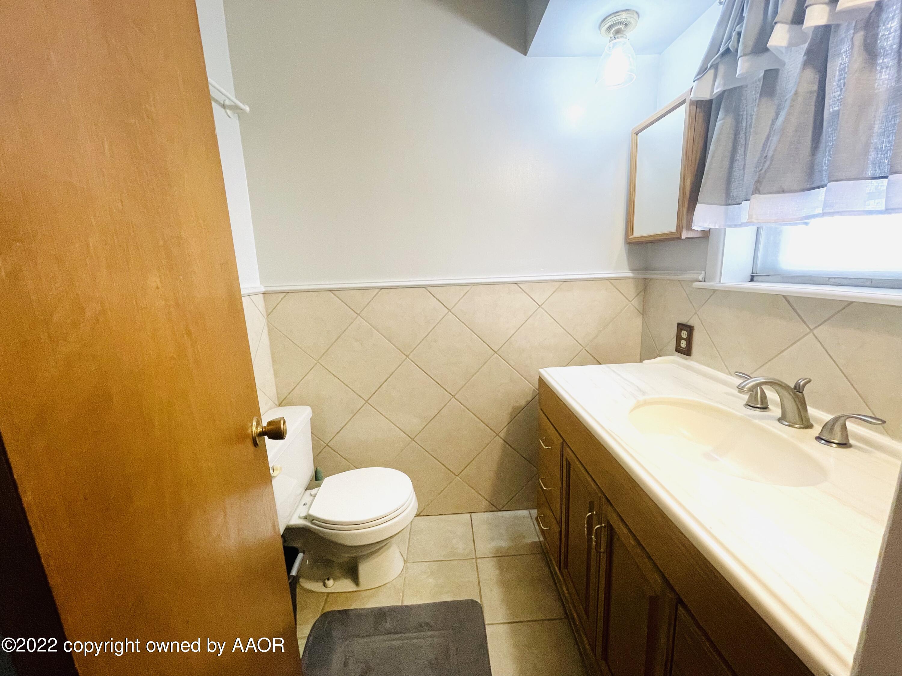 8010 River Road Amarillo, TX 79108 - Photo 19 of 43 Master Bath