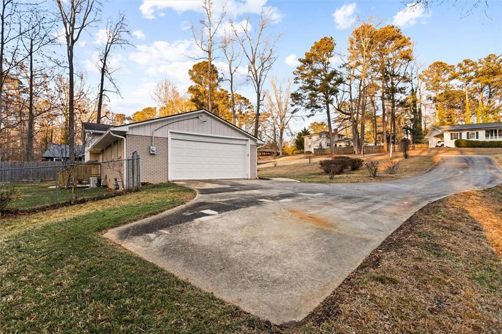 1121 Neva Drive Southwest Marietta, GA 30060 - Photo 4 of 46