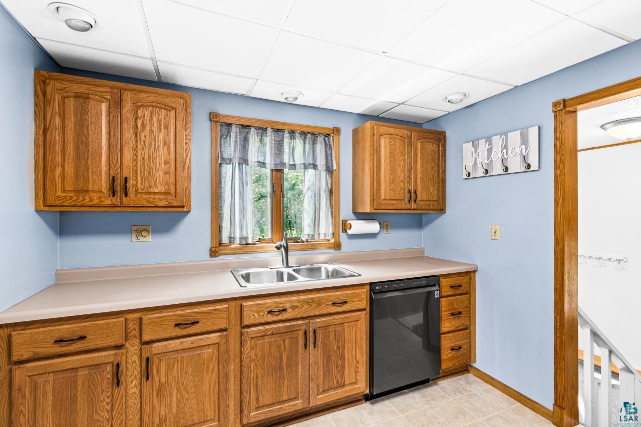 809 North Robin Avenue Duluth, MN 55811 - Photo 17 of 51