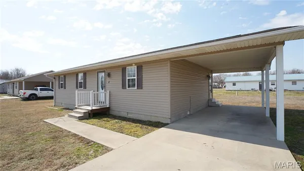 $139,900 | 4 McNair Street, Dexter, MO 63841