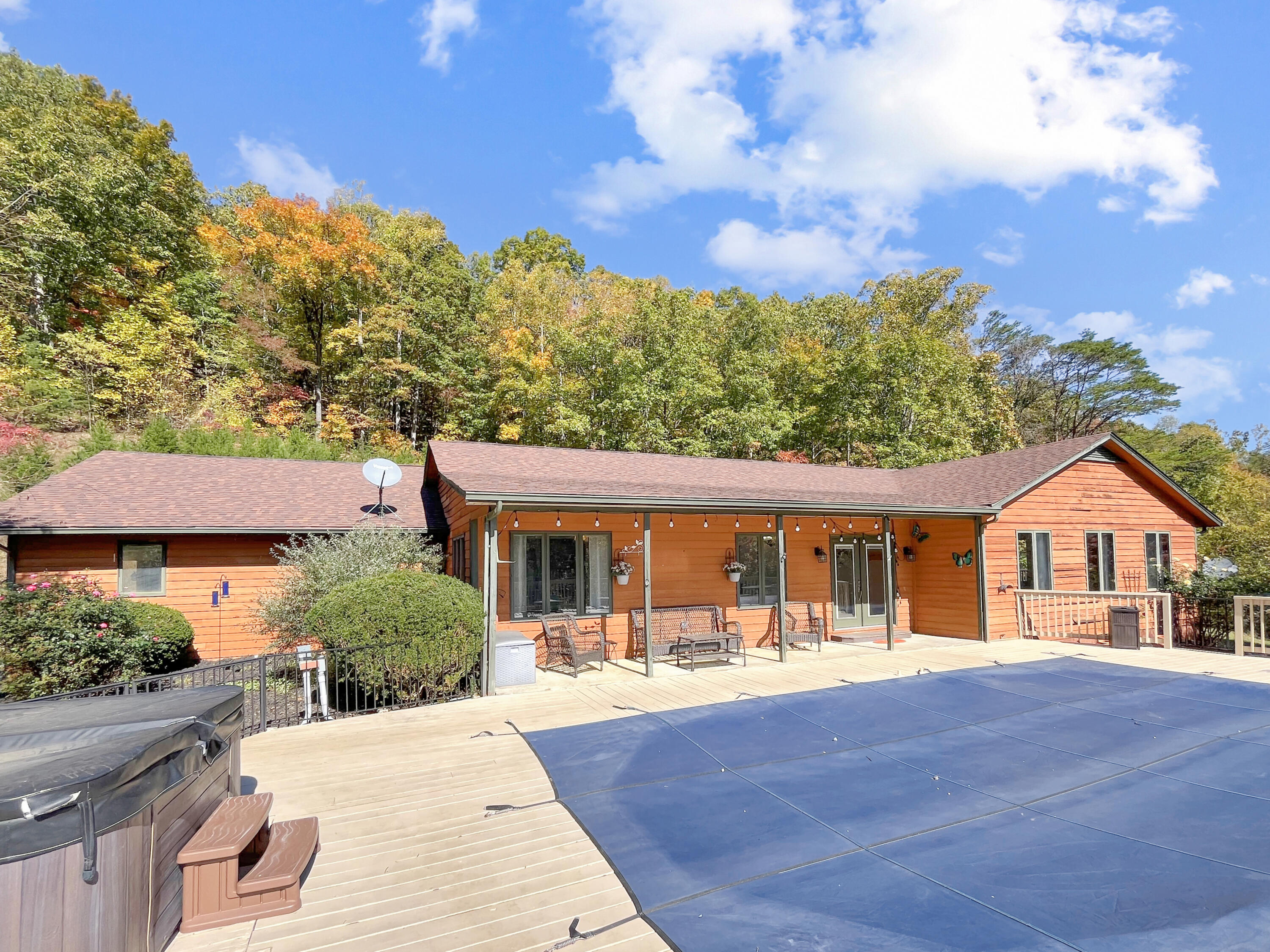 4339 Duck Pond Road Salem, VA 24153 - Photo 6 of 70 4a8556169e3ea4f570a609af2b277c12e359d00d