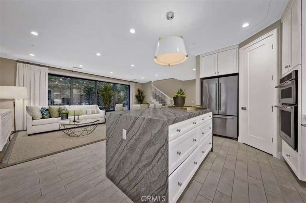 166 Villa Ridge Irvine, CA 92602 - Photo 11 of 33