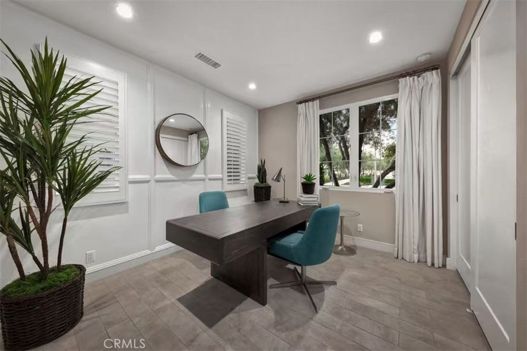 166 Villa Ridge Irvine, CA 92602 - Photo 13 of 33