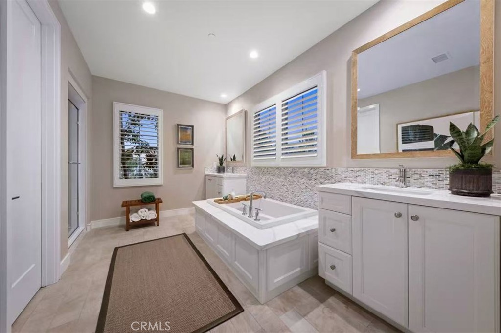 166 Villa Ridge Irvine, CA 92602 - Photo 20 of 33