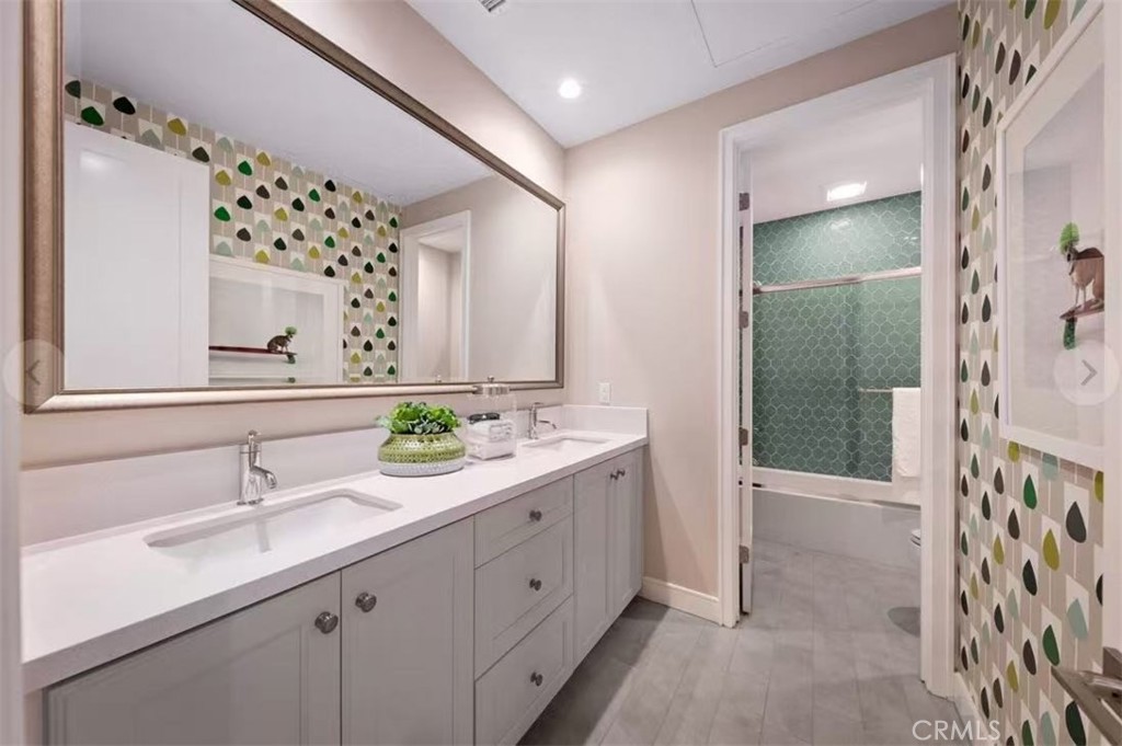 166 Villa Ridge Irvine, CA 92602 - Photo 26 of 33