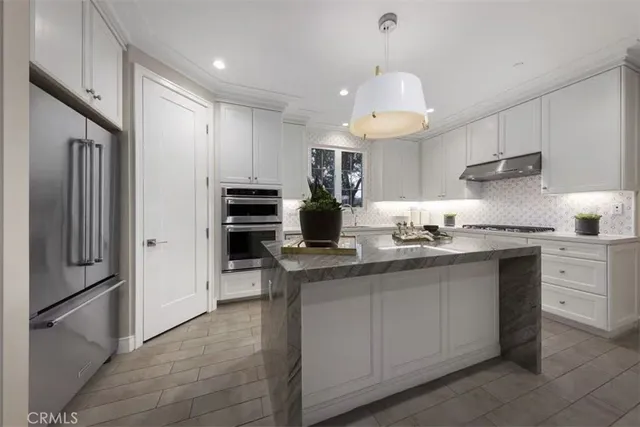 $2,650,000 | 166 Villa Ridge, Irvine, CA 92602