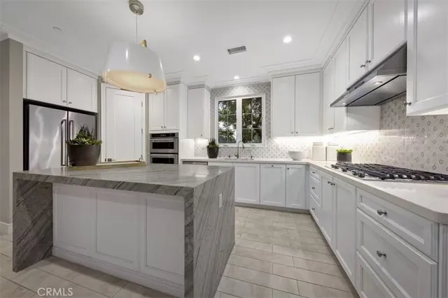 $2,650,000 | 166 Villa Ridge, Irvine, CA 92602