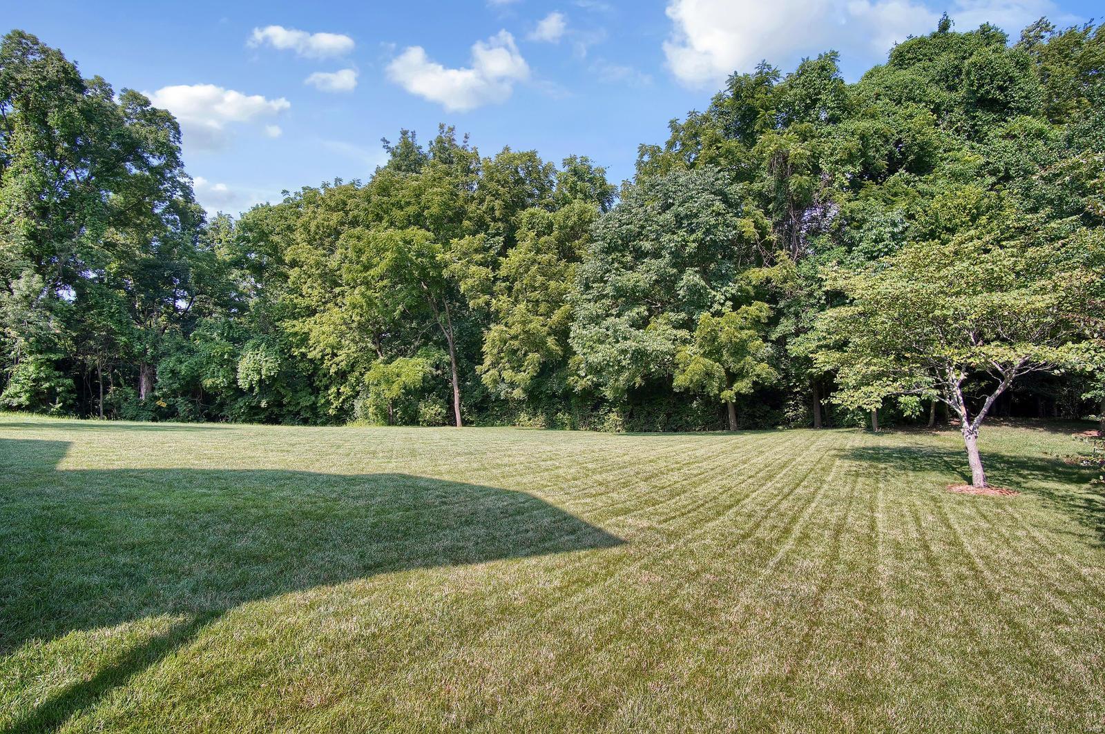 304 Windsor Forrest Road O'Fallon, IL 62269 - Photo 34 of 36 Gallery Image 34