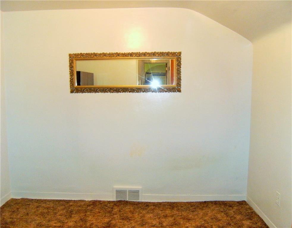 1194 Mifflin Road Pittsburgh, PA 15207 - Photo 14 of 20 Bedroom 3