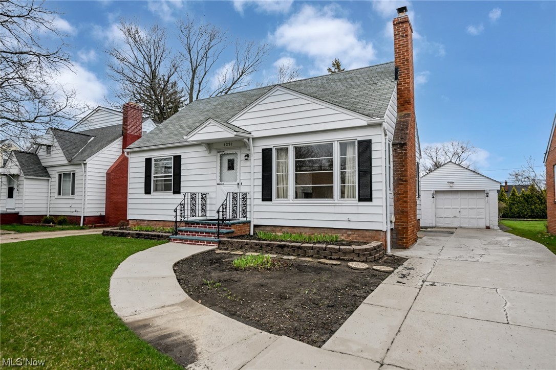1231 Sunset Road Cleveland, OH 44124 - Photo 1 of 21