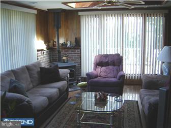 2494 Dale Road Huntingdon Valley, PA 19006 - Photo 5 of 12 Family Room