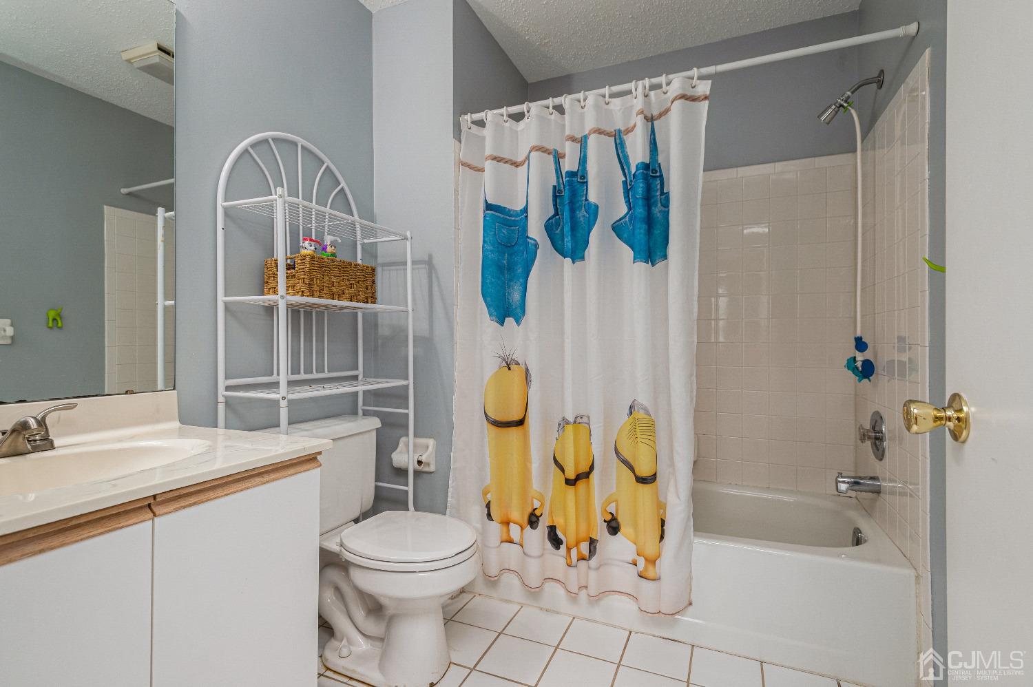 409 Draco Road Piscataway, NJ 08854 - Photo 20 of 28 a bathroom with a sink toilet and shower