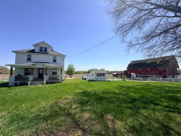 $329,900 | 1801 Lee Center Road, Amboy, IL 61310