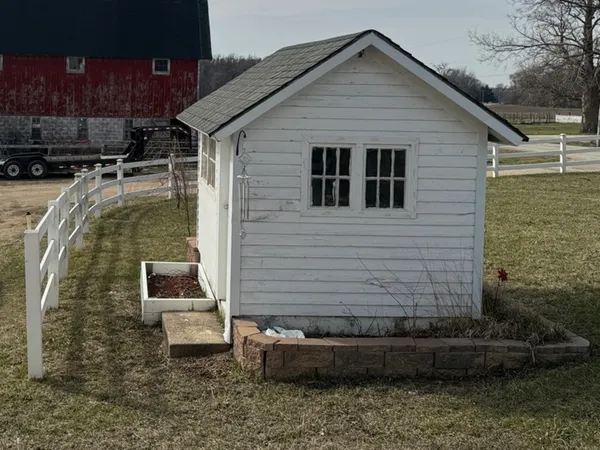 $329,900 | 1801 Lee Center Road, Amboy, IL 61310