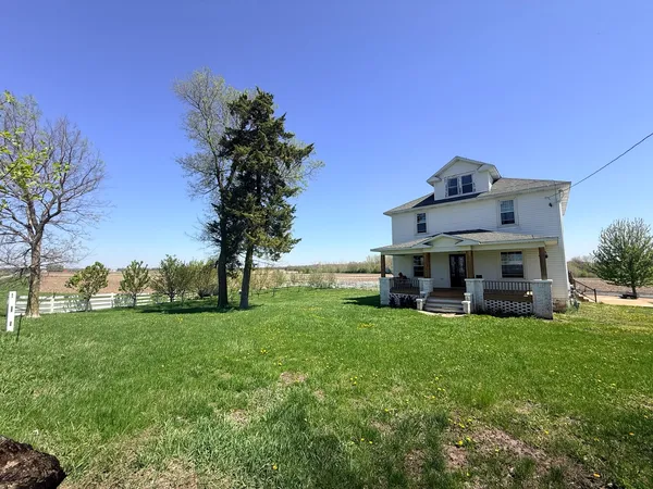 $324,900 | 1801 Lee Center Road, Amboy, IL 61310